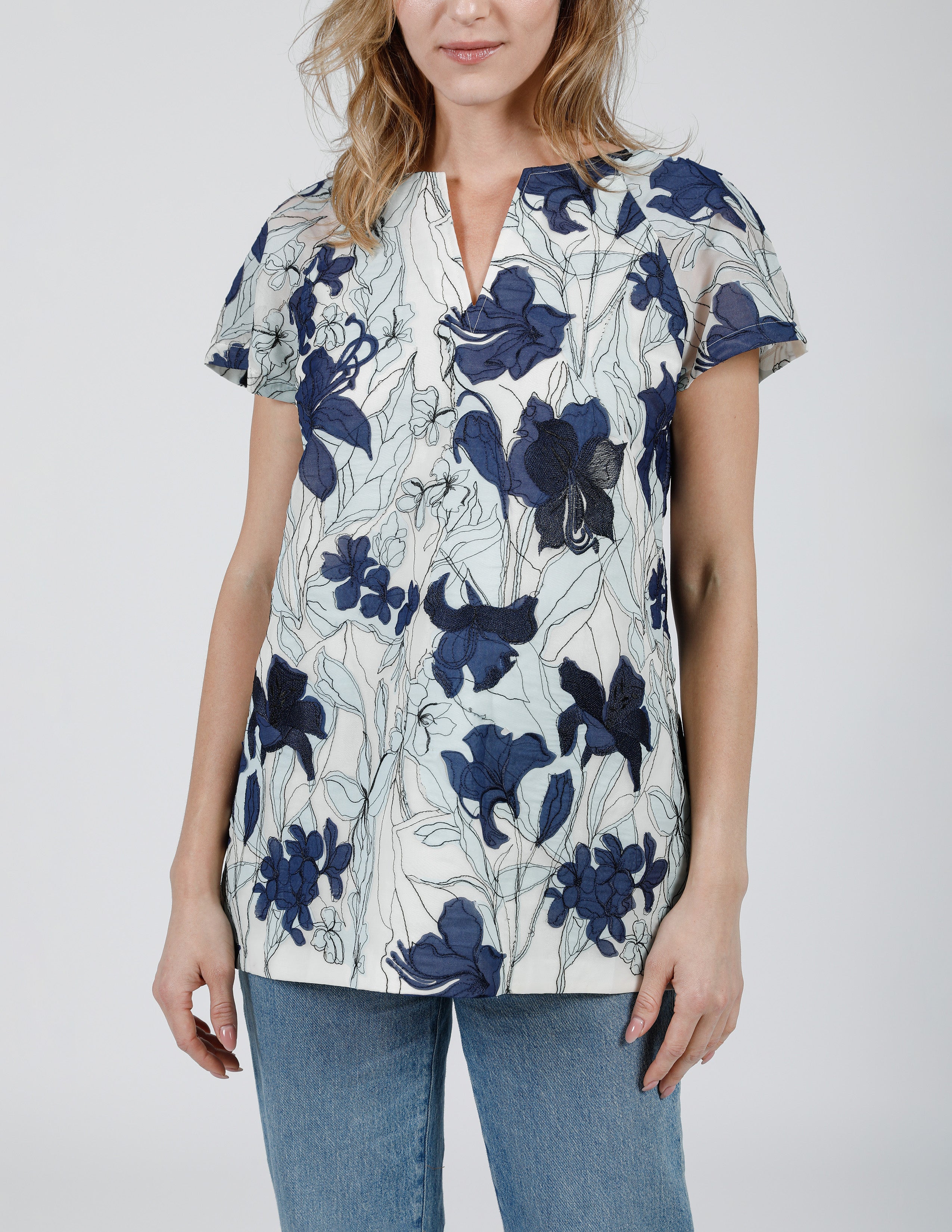 LAYERED FLORAL ORGNAZA TOP