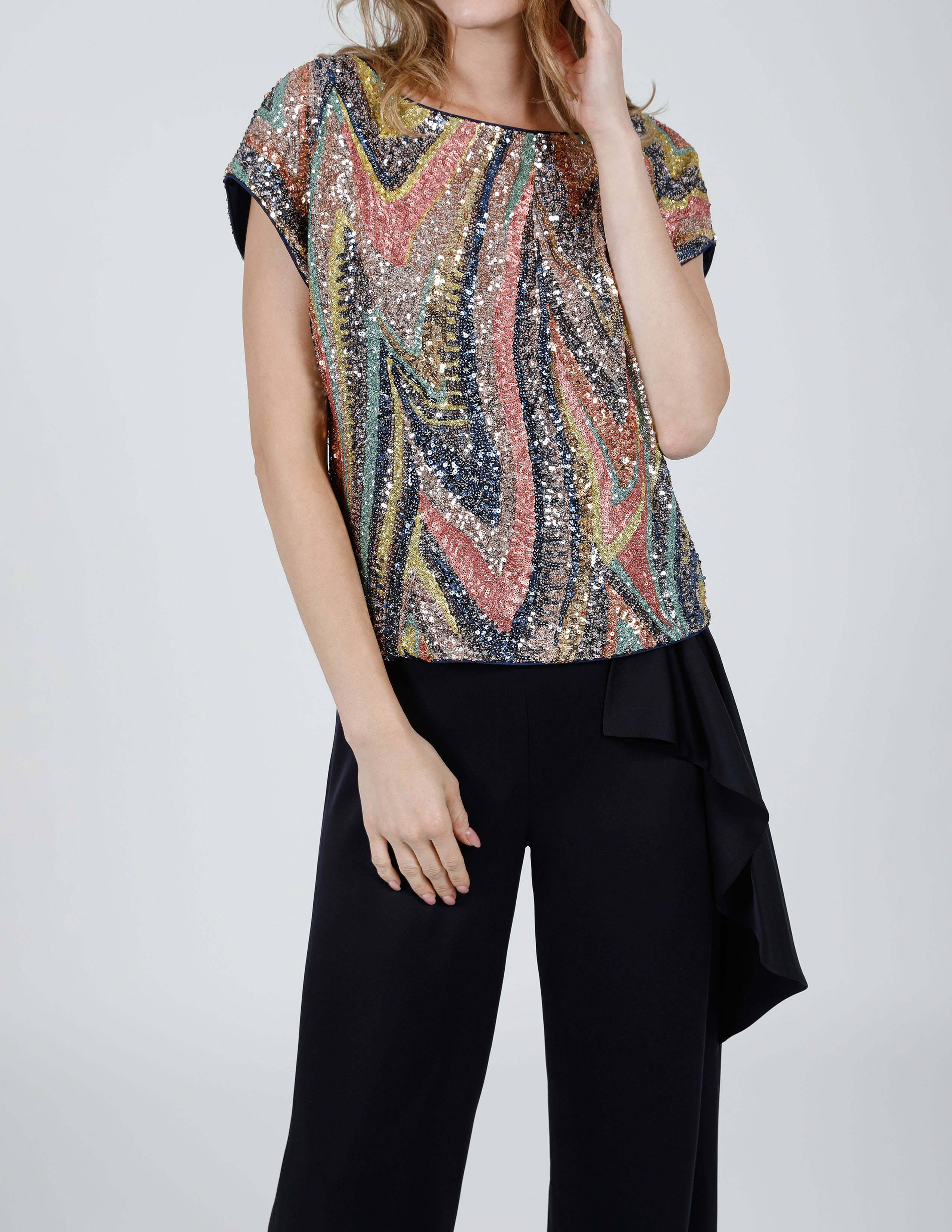 MOULIN ROUGE SEQUINED TOP - SHIPS 3.31